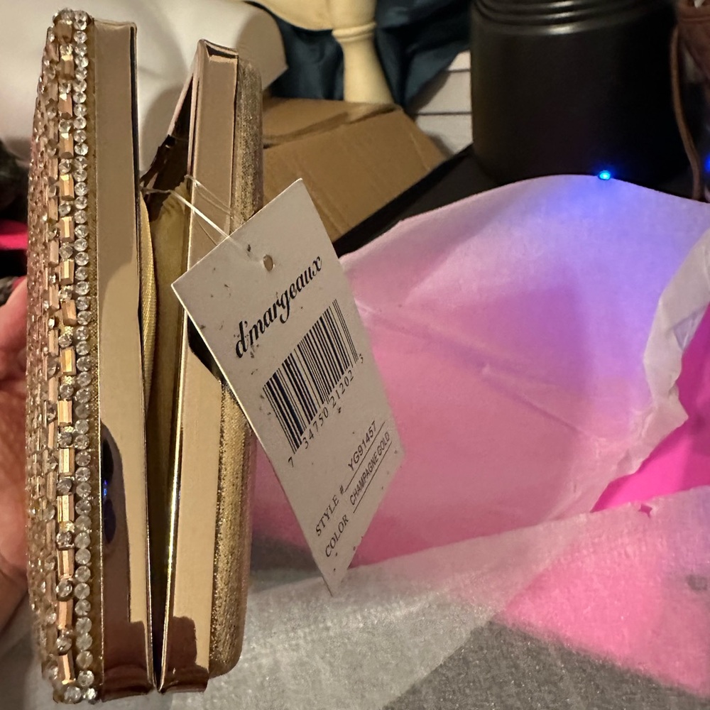 Elegant Gold Crystal Clutch with Chain Straps - Picture 12 of 14